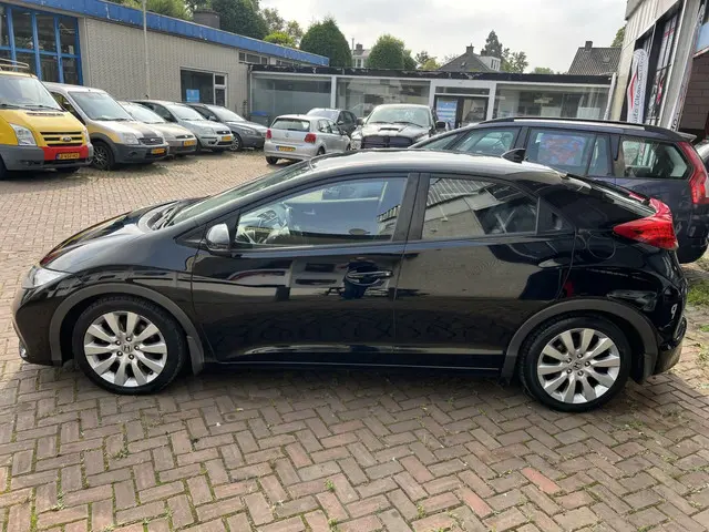 Honda Civic 1.8 Sport automaat trekhaak 2013 Benzine 10