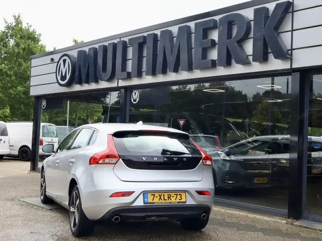 Volvo V40 2.0 D4 Momentum Business 2014 Diesel 3
