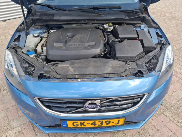 Volvo V40 2.0 T2 Summum 2015 Benzine 11