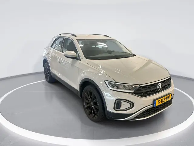 Volkswagen T-Roc 1.5 Tsi 150pk DSG Life 2023 Benzine 4