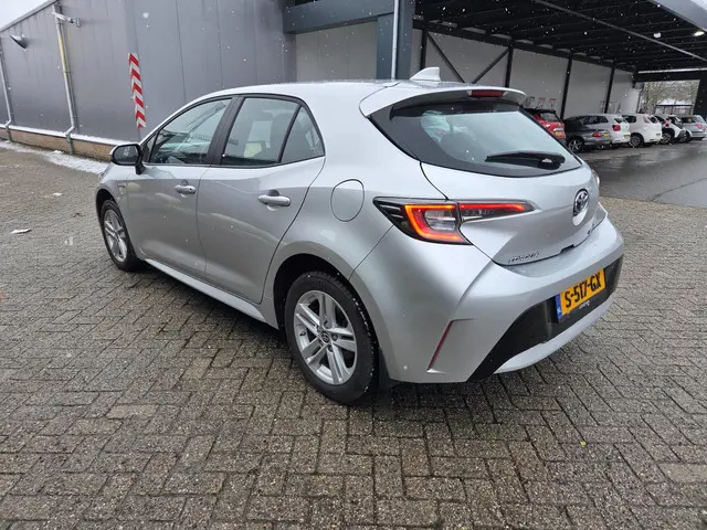 Toyota Corolla 1.8 Hybrid Active 2021 Hybride Benzine 4