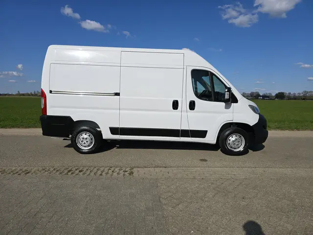 Opel Movano 2.2D 140 L2H2 3.5T 2022 Diesel 8