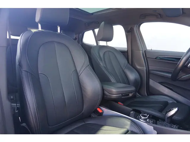 BMW X2 sDrive20i 2022 Benzine 8