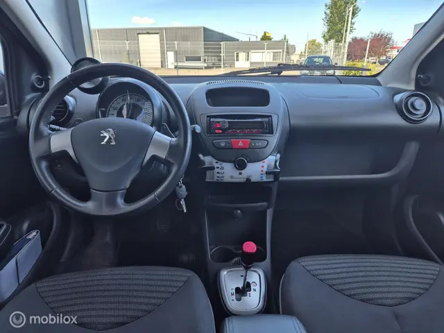 Peugeot 107 1.0 Active AIRCO AUTOMAAT NAP 2013 Benzine 8