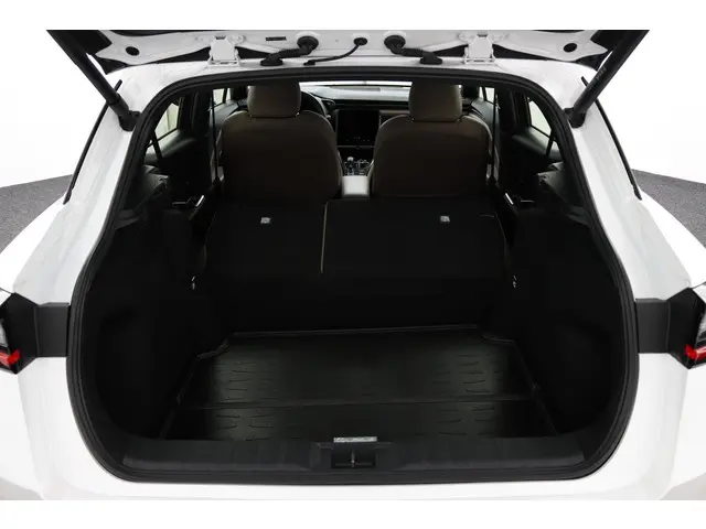 Lexus LBX Elegant 2WD 2024 Hybride Benzine 25