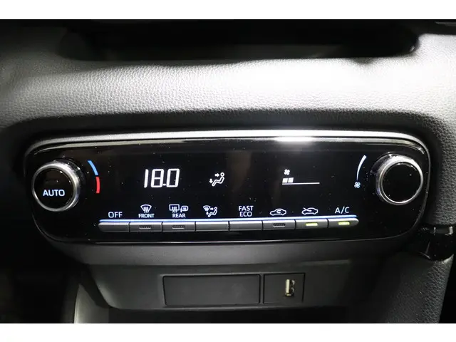 Toyota Yaris 1.5 Hybrid Dynamic, 2022 Hybride Benzine 29