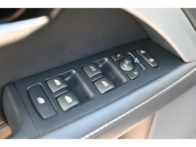 Volvo V70 2.0 T4 Dynamic Edition 2015 Benzine 19