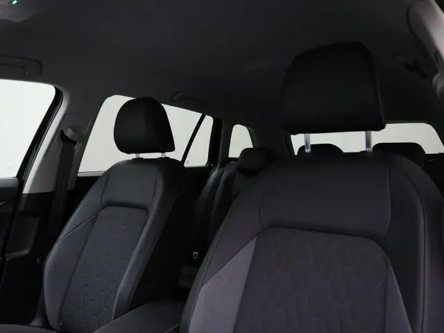 Volkswagen Golf 1.5eTSI/150PK Goal DSG 2024 Benzine 6