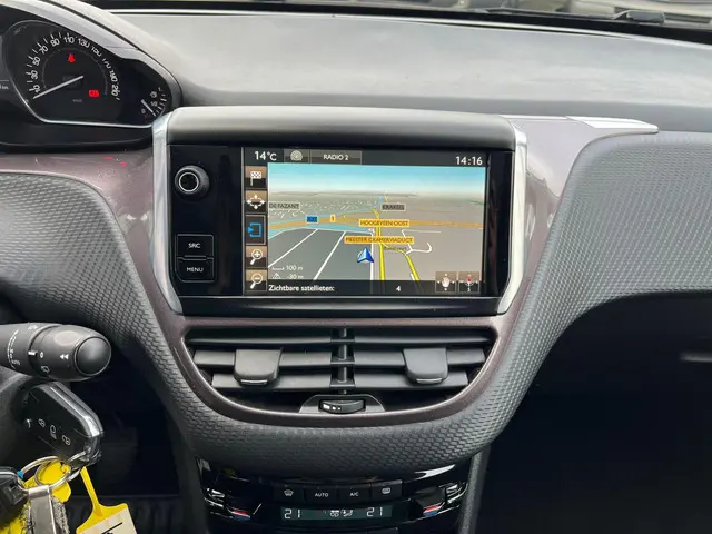 Peugeot 2008 1.2 PureTech Style 2015 Benzine 28