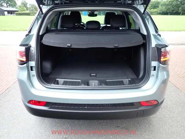 Jeep Compass 4XE 240 PHEV Upland 2023 Hybride Benzine 35