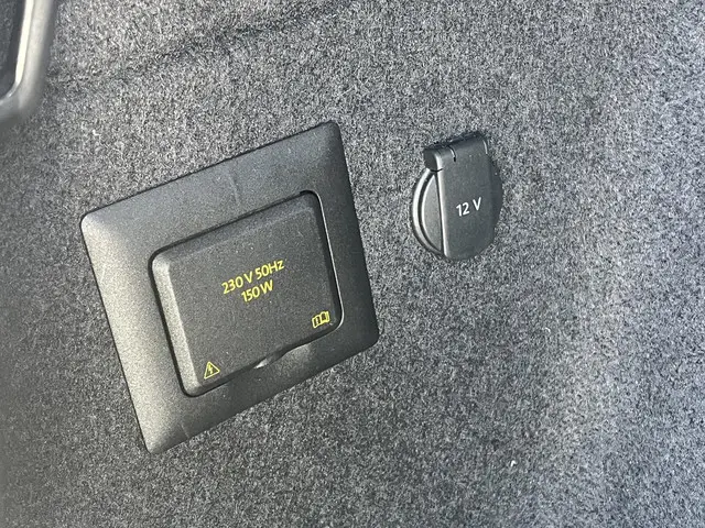 SEAT Ateca 1.5 TSi DSG FR Business Intense 2022 Benzine 21