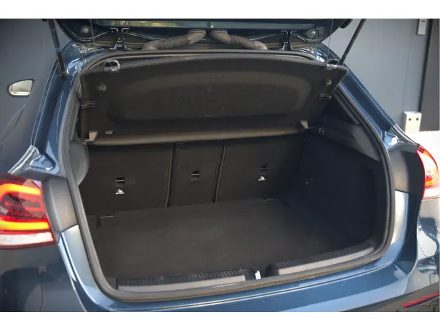 Mercedes-Benz A-Klasse AMG 35 4MATIC 2022 Benzine 71