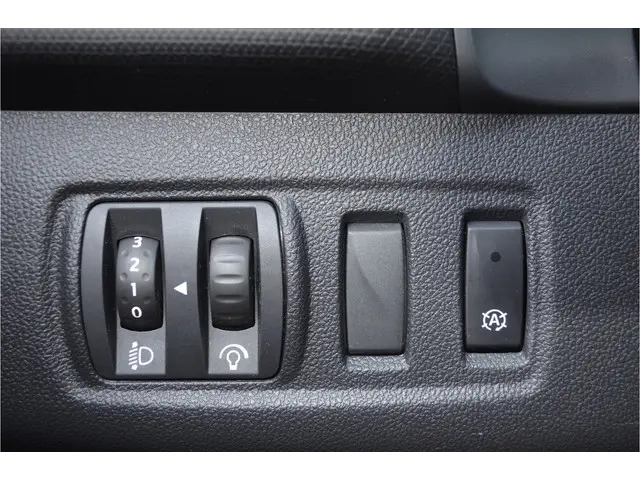 Renault Clio 1.2 Expression 2016 Benzine 18