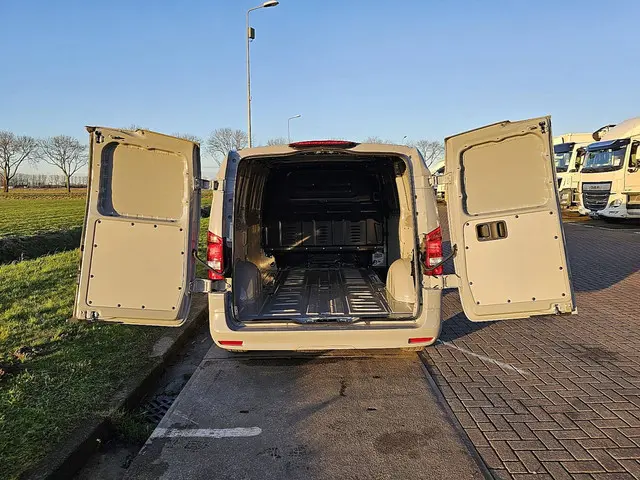 Mercedes-Benz Vito 114 2024 Diesel 11