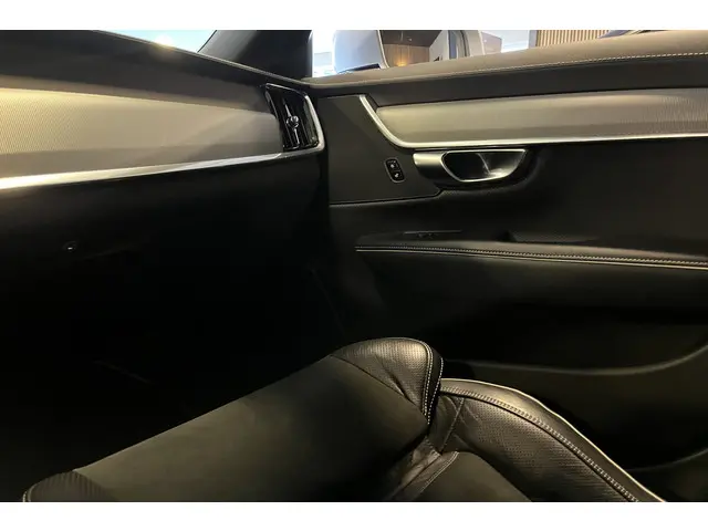Volvo V90 T4 190pk R-Design 2018 Benzine 40