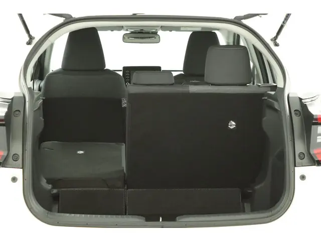 Toyota Yaris 1.5 Hybrid Dynamic 2022 Hybride Benzine 24