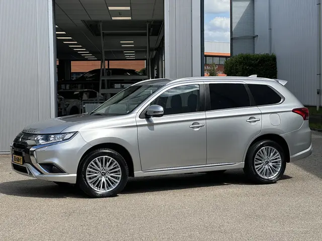 Mitsubishi Outlander 2.4 PHEV Pure+ 2019 Hybride Benzine 23