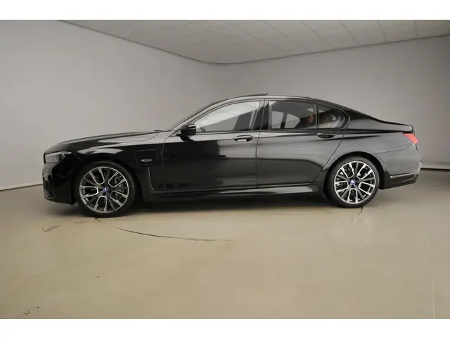 BMW 7 Serie 2