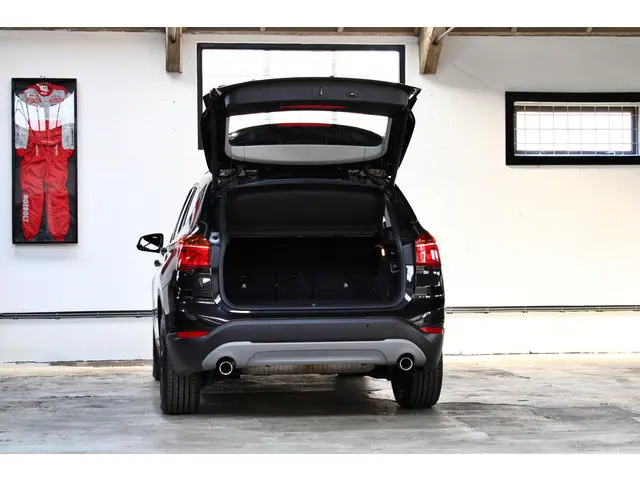 BMW X1 sDrive20i High Executive 2018 Benzine 10