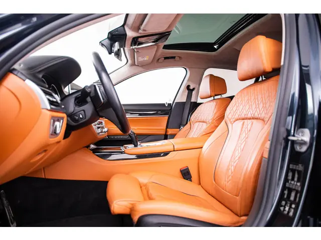 BMW 7 Serie 750i xDrive High Executive 2018 Benzine 4