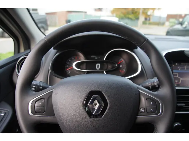 Renault Clio 0.9 TCe Zen 2017 Benzine 18