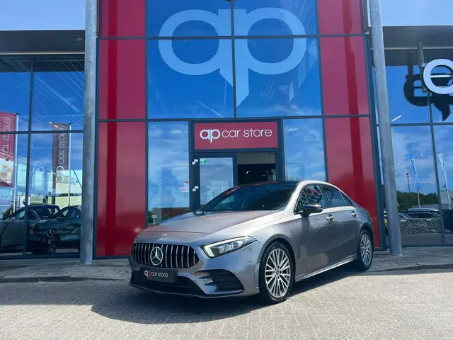 Mercedes-Benz A-Klasse 250 AMG Line 2020 Benzine