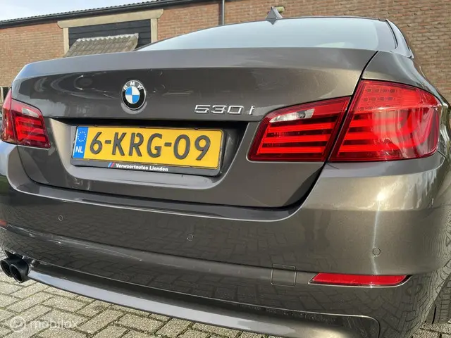 BMW 5 Serie 530i High Executive + 2013 Benzine 28