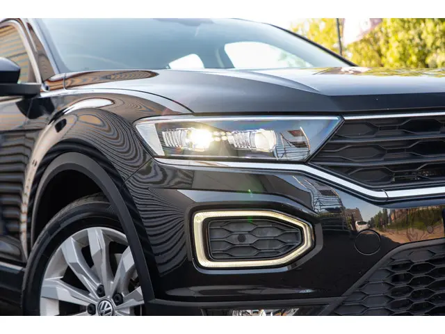 Volkswagen T-Roc 2.0 TSI 4Motion Sport 2018 Benzine 30