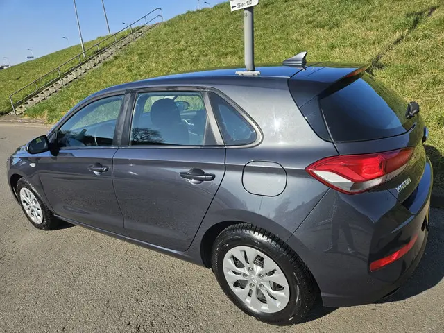 Hyundai i30 M6CA11 2022 Benzine 6