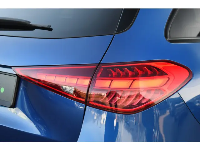 Mercedes-Benz C-Klasse Estate 200 AMG Line 2021 Benzine 46
