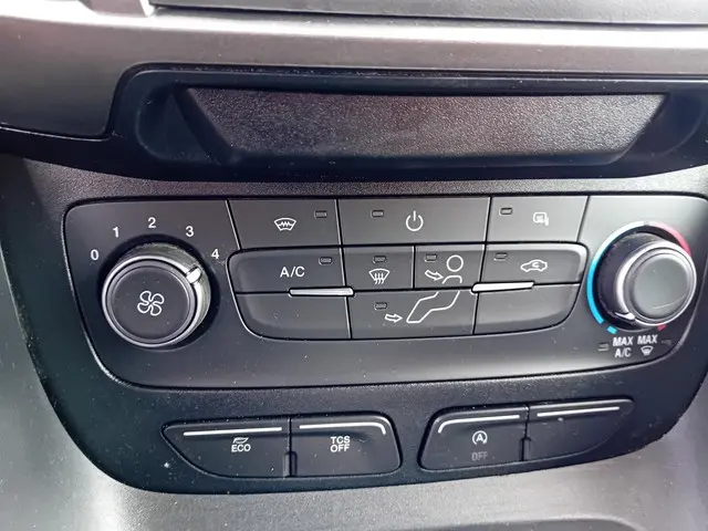 Ford Transit Connect 1.5 EcoBlue L2 Trend 2024 Diesel 26