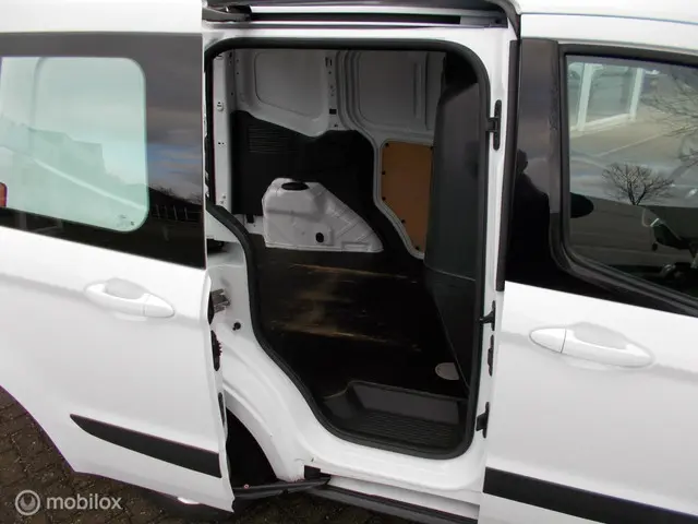 Ford Transit Courier 1.5 TDCI Ambiente 2015 Diesel 6