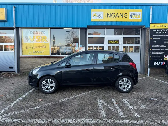 Opel Corsa 1.2-16V Berlin 2014 Benzine 4