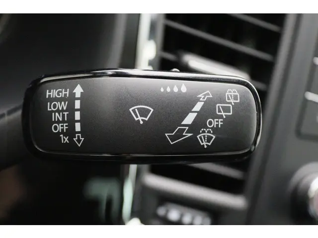 SEAT Ateca 1.5 TSI FR Business Intense 2019 Benzine 42