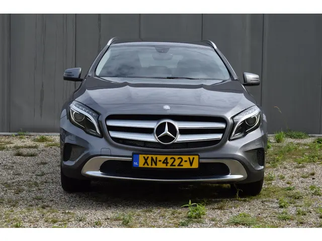 Mercedes-Benz GLA 180 Prestige 2015 Benzine 3