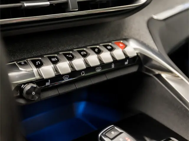 Peugeot 3008 1.6 e-THP GT Line 2017 Benzine 10