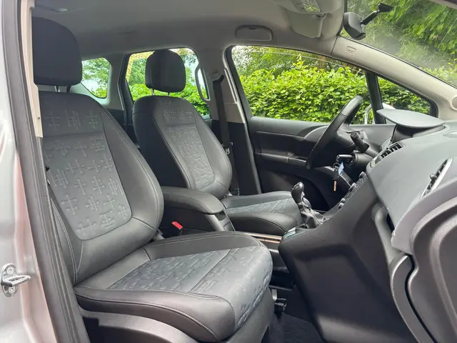 Opel Meriva 1.4 Turbo Cosmo 2012 Benzine 15