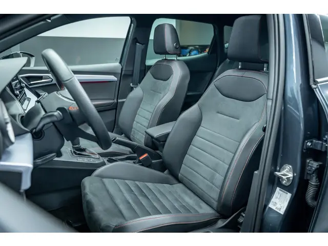 SEAT Ibiza 1.0 EcoTSI FR Business Connect 2025 Benzine 25