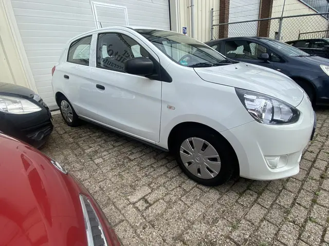 Mitsubishi Space Star 1.0 Instyle 2015 Benzine 9