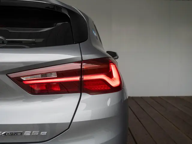 BMW X2 xDrive25e 2022 Hybride Benzine 23