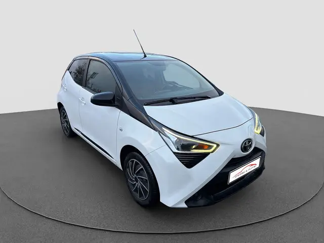 Toyota Aygo 1.0 VVT-i x-play 2020 Benzine 3
