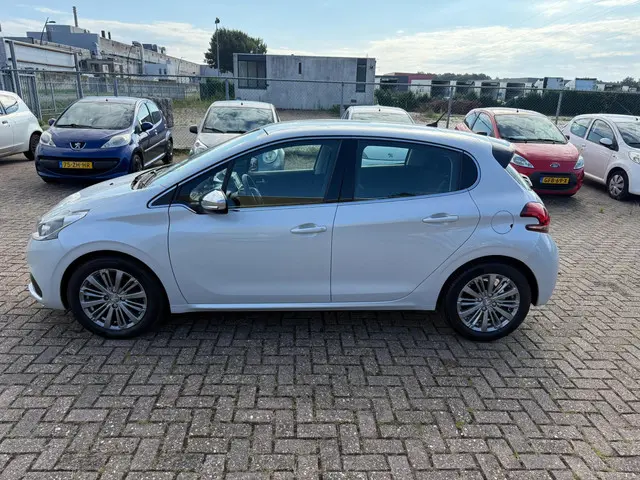 Peugeot 208 1.2 PureTech Allure 2016 Benzine 6