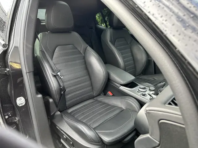 Alfa Romeo Stelvio 2.0 T AWD Veloce 2022 Benzine 35