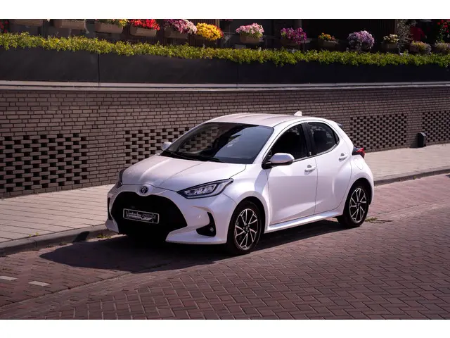 Toyota Yaris 1.5 Hybrid 115 Comfort 2022 Hybride Benzine 2