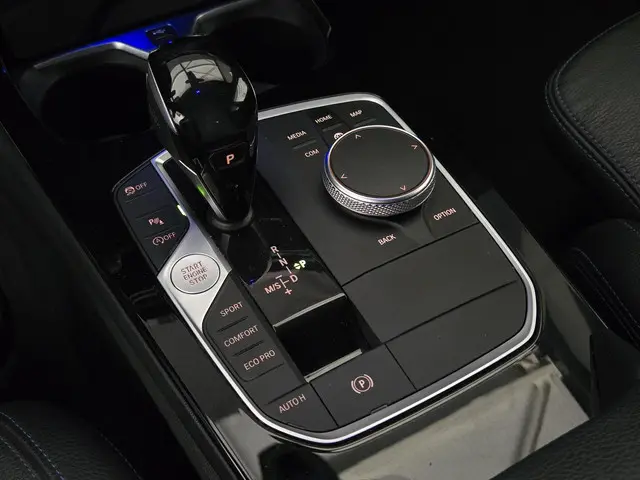 BMW 1 Serie 118i High Executive Edition 2019 Benzine 25