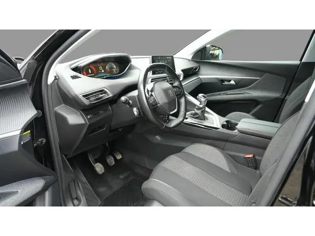Peugeot 3008 1.2 PureTech Active 2019 Benzine 7