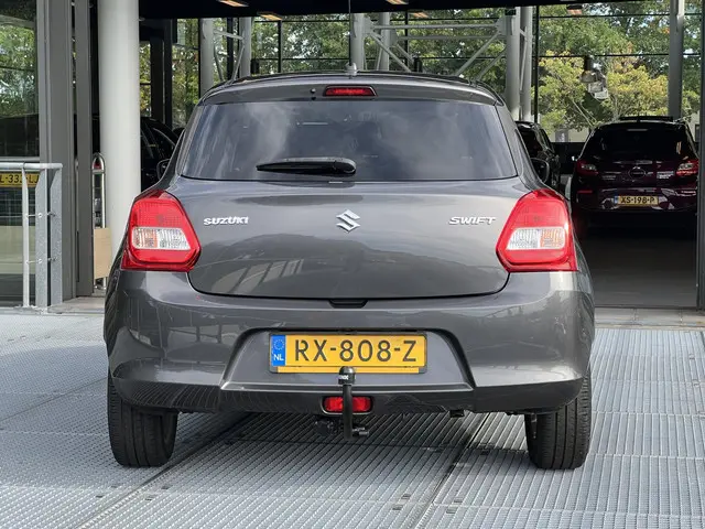 Suzuki Swift 1.2 Select 2018 Benzine 19