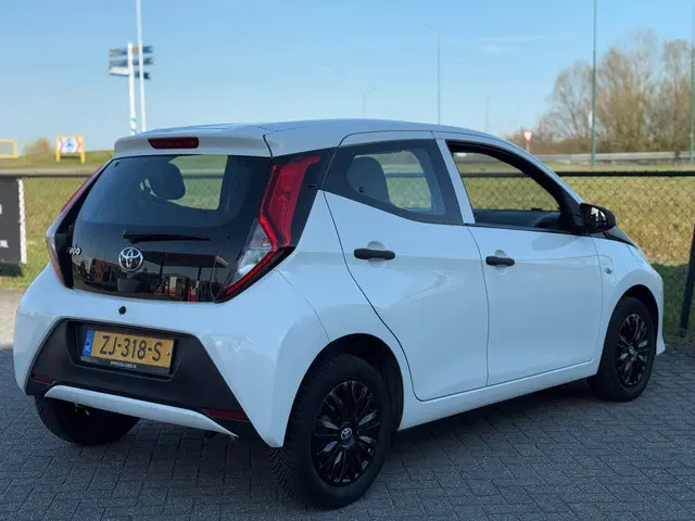 Toyota Aygo 1.0 VVT-i x-fun+Airco+Cruise+BT+NAP 2019 Benzine 5