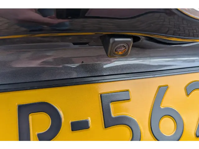 Toyota Yaris 1.5 Hybrid Dynamic 2022 Hybride Benzine 12