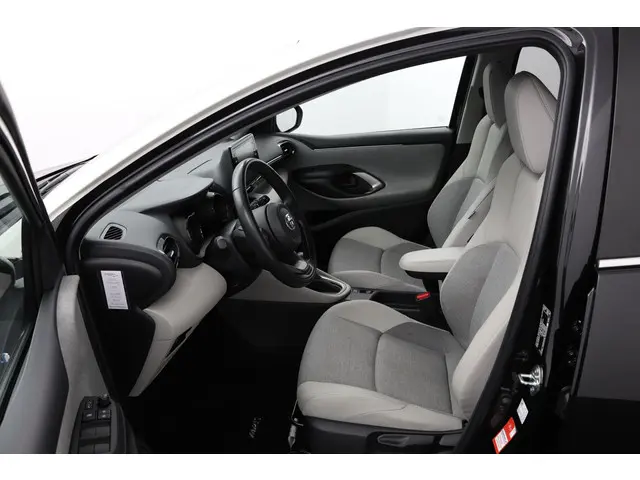Toyota Yaris 1.5 Hybrid 2021 Hybride Benzine 17